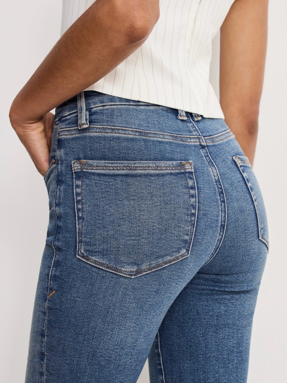 Good American Women's Medium Blue Bootcut Jeans - Picture 7 of 10